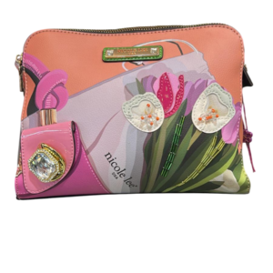 Cartera rosa con detalles