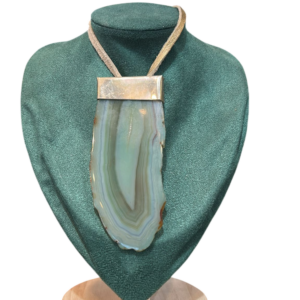 Joyería en piedra natural verde